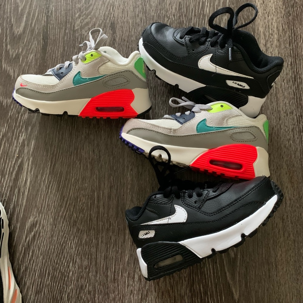 2 kids sz10C air max 90